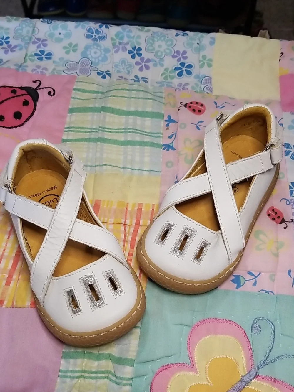 Livie & Luca White Leather Cross-Strap Girls' Walker Shoes Size 6 Luz